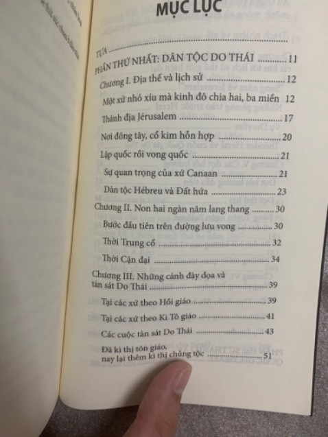 Sách giao nhanh, bookmark xinh, nội dung chưa đọc. Giấy in tốt, rõ chữ.