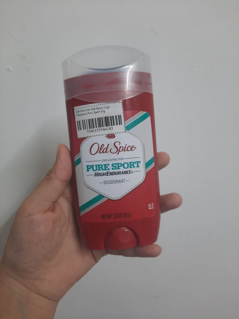 Mình dùng 1 thời gian thấy khá ổn, hạn chế được mồ hôi vùng nách khá nhiều. Do là dạng sáp nên không sợ bị vàng áo như các loại lăn dạng nước. Mùi thì là mùi thơm kiểu của nam nhưng lại khá nhẹ, các bạn nữ dùng thoải mái ko lo gì đâu ạ