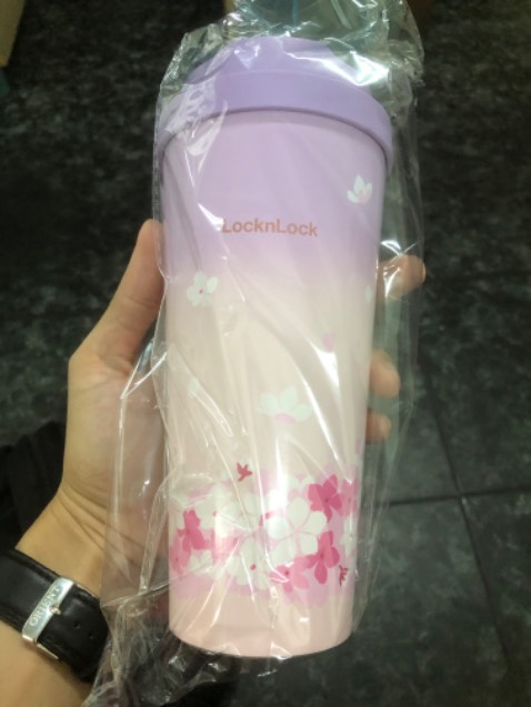 Giao hàng nhanh. Sale được giá tốt. Hàng chất lượng giống hình, chưa thử nước nóng hay lạnh nên chưa biết. Màu đẹp