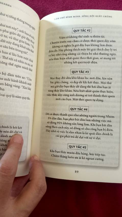 Chất lượng in nhòe nhoẹt, không đúng chất lượng sách 
Lần đầu tiên mình mua sách gặp sản phẩm như thế này