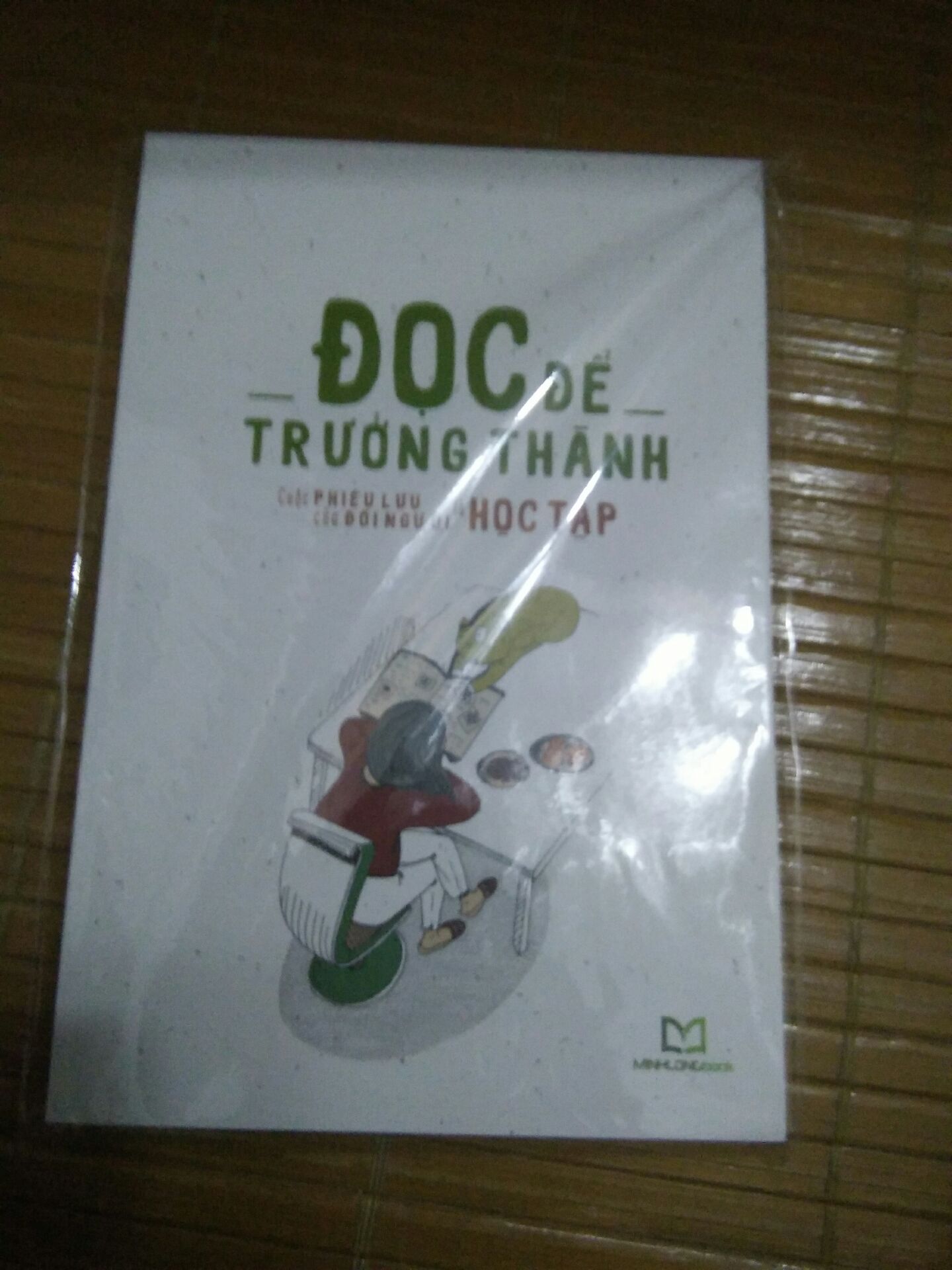 sách hoàn thiện tốt, mình chuyên lí nên rất thích các bạn nào muốn tìm hiểu về vụ trụ cũng nên mua. ship hàng cũng nhanh giá cũng rẻ 1 quyển 98k 1 quyển 95 mà mua cả combo có 140k(giá gốc). Rất đáng mua