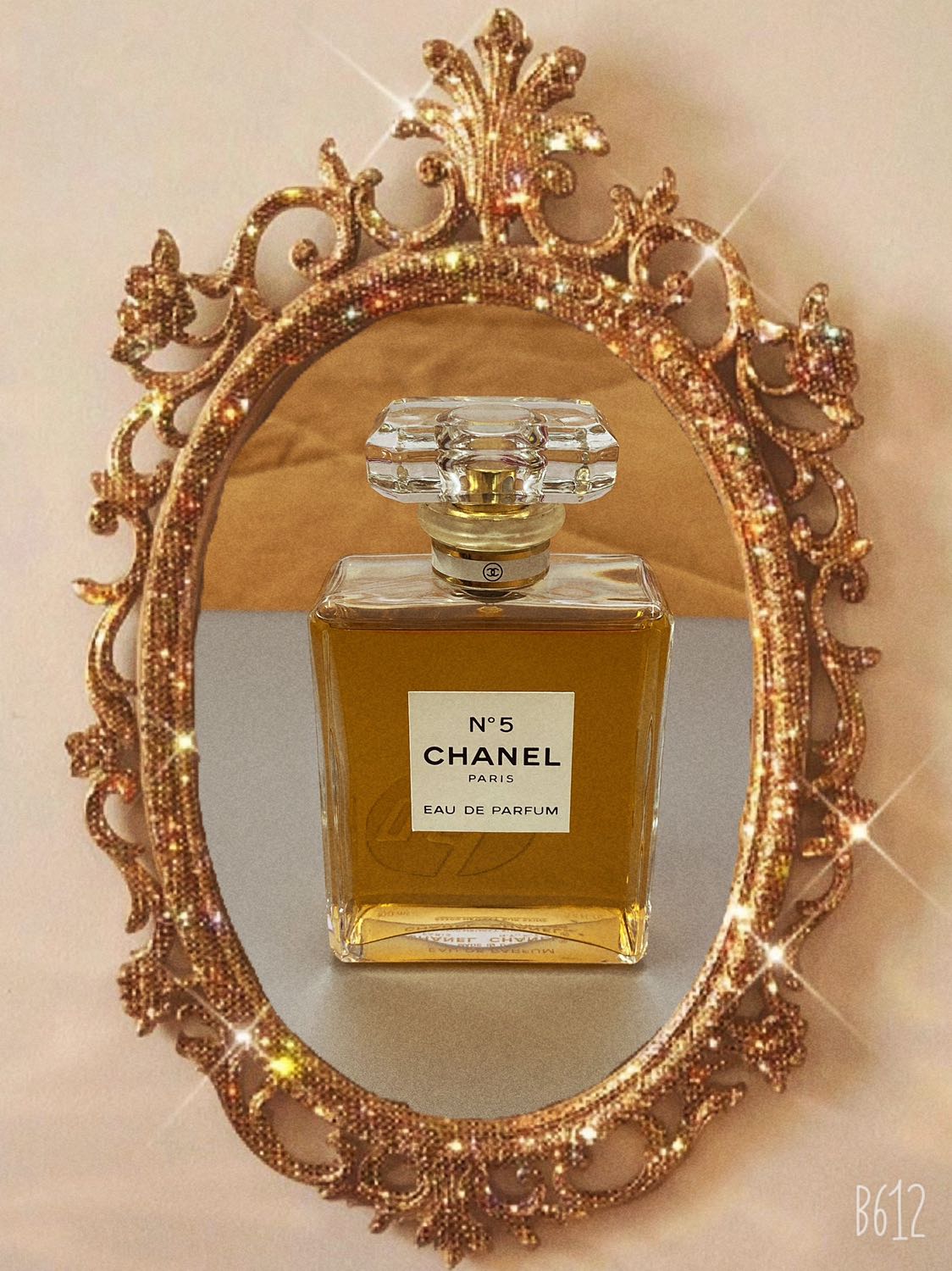 Sách mới, đẹp từ trong ra ngoài nhé. Bìa đẹp mà màu mực in cũng xinh xỉu í. Nội dung thì khỏi bàn lun. Nói chung là rất đáng tiền.