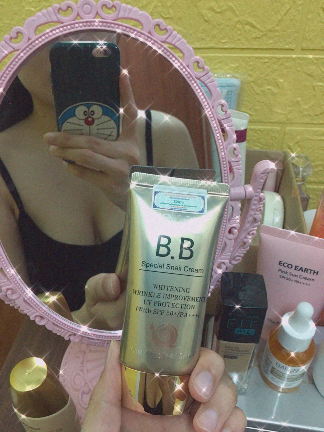 Dùng tốt, trang điểm nhẹ. Date xa tít tắp. M nghĩ những bạn nào cần che khuyết điểm điểm nhiều thì nên mua kem nền nhé chứ đừng mua kem BB rồi than ko che phủ dc khuyết điểm nè !!!! Vì kem BB bao gồm dưỡng da chống nắng nữa nên tất nhiên không che phủ perfect như kem nền ròi
Nhưng mà b nào thích make up tự nhiên thì nên dùng BB nhé vì BB rất tiện ko phải bôi nhiều lớp. 
Tiki giao hàng rất nhanh mình đặt tối qua sáng nay có liền... Nhanh như 1 cơn gió ý
Gói hàng cẩn thận. SP về tay mình nguyên vẹn không méo mó. Mình mua 2 tuyp này nhờ mã giảm giá nên dc thêm tai nghe Sony ý love love ♥️♥️??
Sẽ ủng hộ tiki nữa nè.....