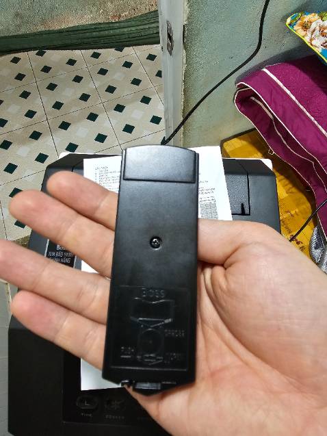 Máy chạy êm.Nhưng remote điều khiển từ xa ko dùng dc. Nhờ tiki đổi lại remote giúp.