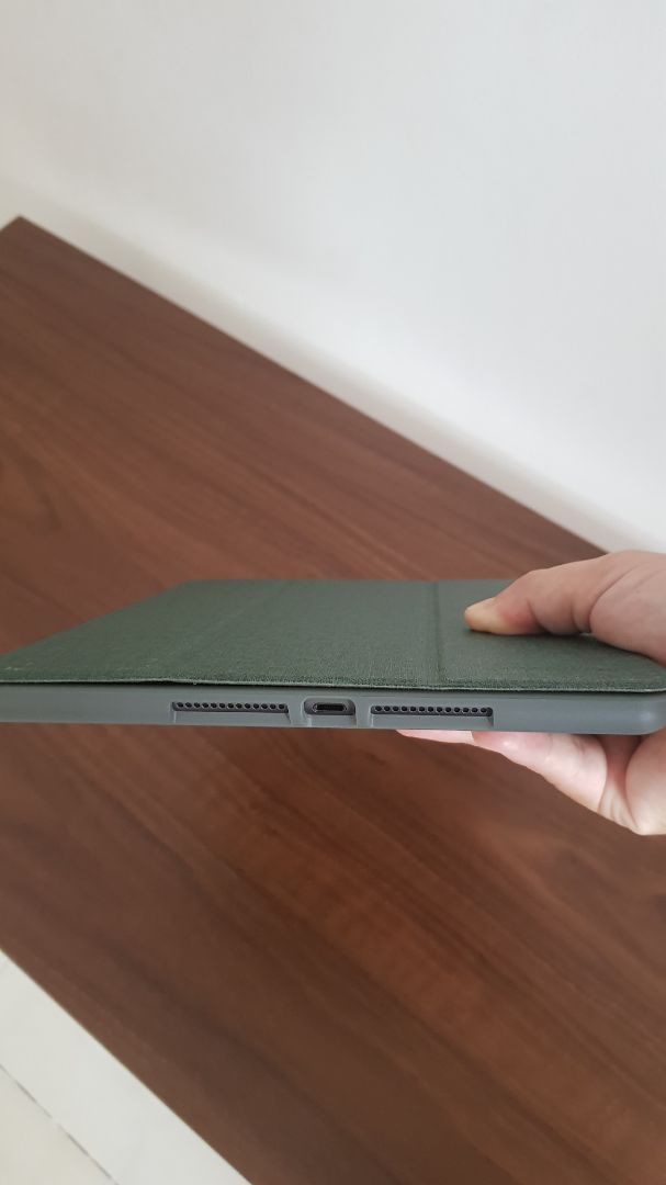 Cover cho Ipad không phải da thiệt, thiết kế vừa vặn cho Ipad 10.2. Giao hàng cực nhanh.