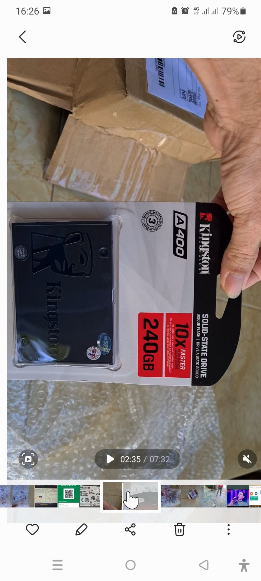 Nhận hàng đúng như đơn hàng của Tiki. Có tem và nhản ghi số seri ổ cứng. *** thử thì tốc độ ghi là 110Mb/s. *** bằng app của hảng Kingston   ổ SSD 240gb thì số seri phù hợp. Cài win hiện thời chạy nhanh. Độ bền chưa biêt. Nhận hàng đúng như đơn hàng của Tiki. Có tem và nhản ghi số seri ổ cứng. *** thử thì tốc độ ghi là 110Mb/s. *** bằng app của hảng Kingston   ổ SSD 240gb thì số seri phù hợp. Cài win hiện thời chạy nhanh. Độ bền chưa biêt.