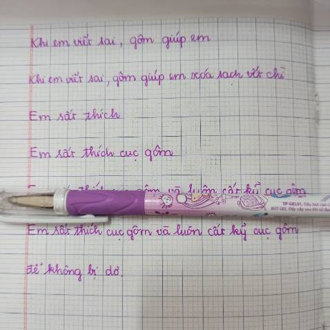 Bút đầu tròn, viết trơn mượt, mực đều. Mực ra tiết chế nên nét thanh mảnh, mau khô. Nên mình thấy ưng ý hơn cây Roader gel-07, Roader thấy ra mực hơi nhiều nên nét dày, mực lâu khô hơn