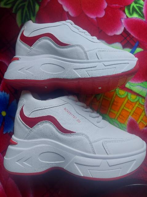 Đẹp, vừa chân, để mang xem bền không