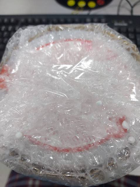 E mua rất nhìu lần của shop lun ạ mà bình thường mua từng hộp 1 thui ạ. Sữa date xa, bé uống hợp. Bé nhà e uống từ khi cai sữa cho tới giờ hơn 1 tuổi lun ạ. Ủng hộ shop, hihi E mua rất nhìu lần của shop lun ạ mà bình thường mua từng hộp 1 thui ạ. Sữa date xa, bé uống hợp. Bé nhà e uống từ khi cai sữa cho tới giờ hơn 1 tuổi lun ạ. Ủng hộ shop, hihi