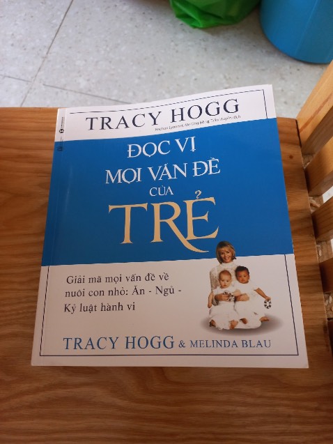 Shop giao nhầm sách, vui lòng đổi lại. Xin nói thêm là sách này mua tặng, vậy nên shop vui lòng giao đúng sản phẩm tôi đã chọn để tặng Shop giao nhầm sách, vui lòng đổi lại. Xin nói thêm là sách này mua tặng, vậy nên shop vui lòng giao đúng sản phẩm tôi đã chọn để tặng