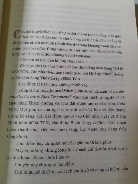Sách mới của bác Gaiman ra là mua liền. Mê thế kì ảo, nửa hư nửa thực của bác lắm. Sách mới mà được giảm tới 40% rẻ hơn cả hội sách NN. Tiki ship hàng siêu nhanh, đặt tối hôm trước trưa hôm sau đã nhận được.