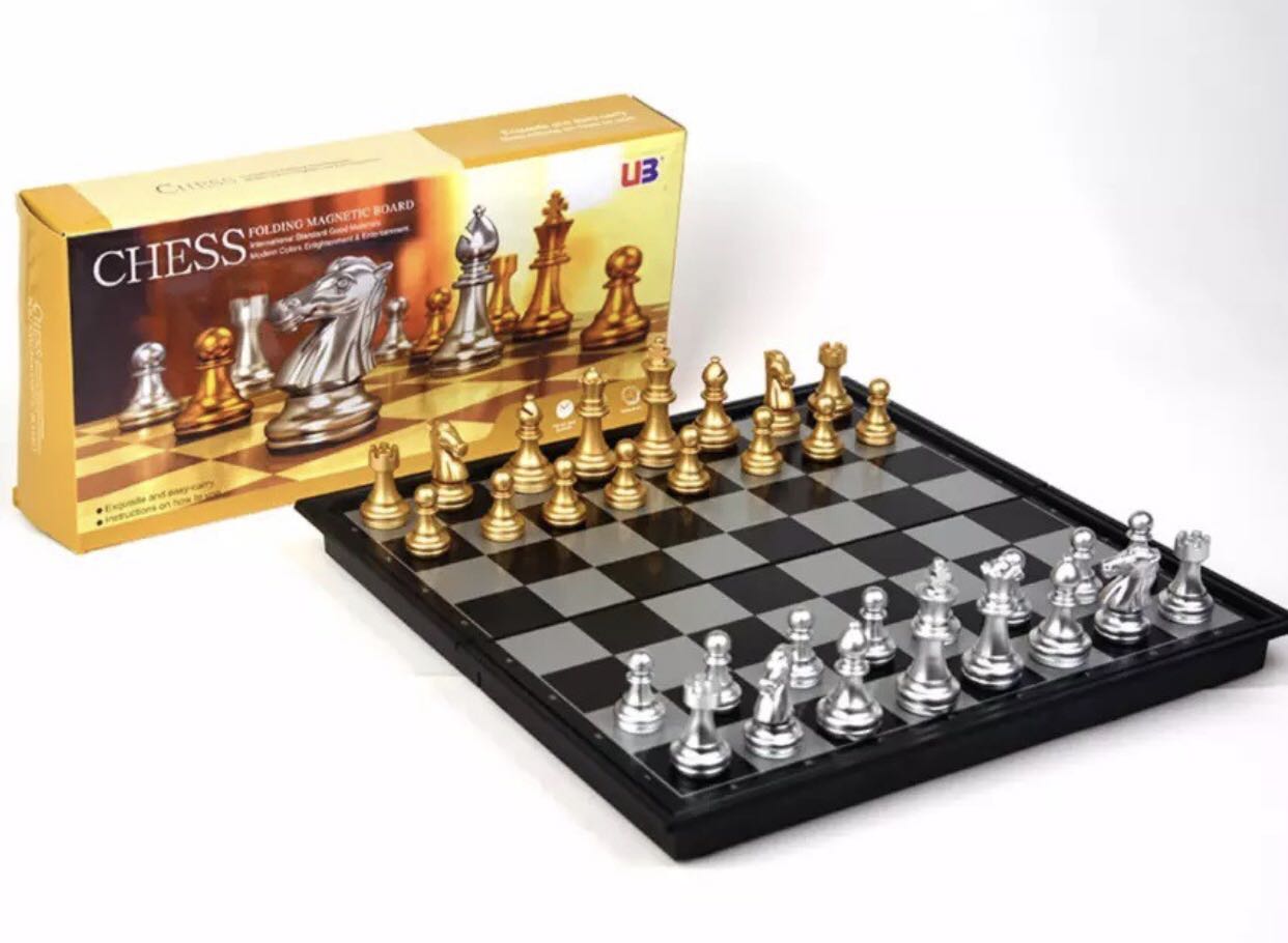 Bộ cờ vua nam châm khá tiện lợi, mẫu mã cũng đẹp mắt. Mua lúc sale nên giá ổn
