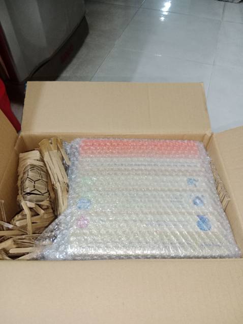 Vị nhạt dễ uống, có gói chống sốc nhiều lớp và còn được chèn thêm giấy chắc chắn, được chia theo 4 gói nhỏ để phù hợp sử dụng