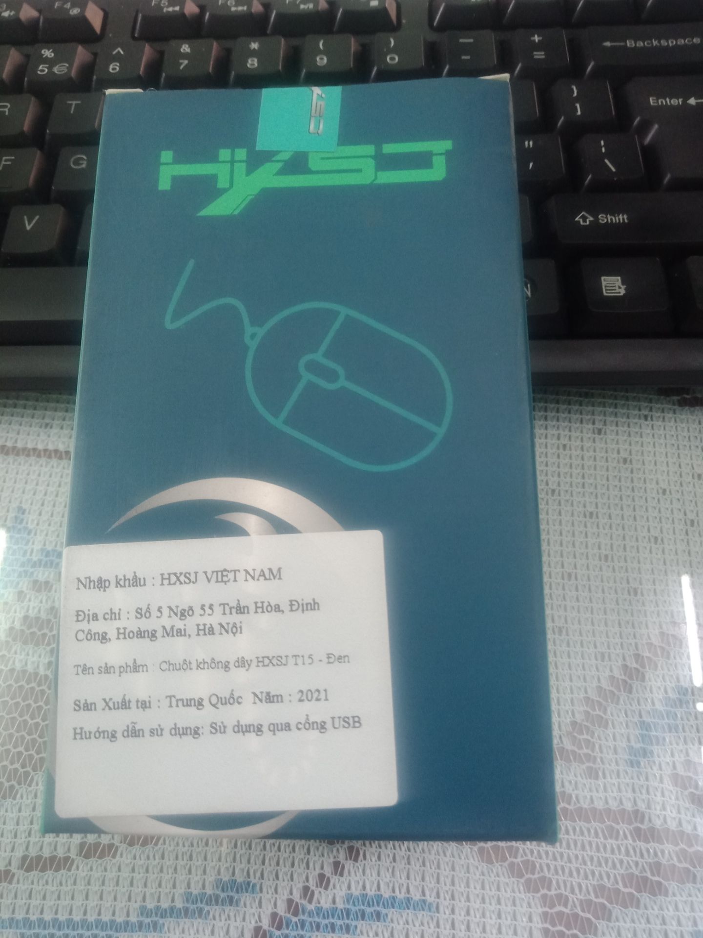 chuột nhỏ gọn dễ dùng, rất mượt. cơ mà k có đèn báo hết pin hay đây pin,  mặc dù thấy có đèn led,.
shop ơi nếu đọc đánh giá của m thì nt hướng dẫn.m về đèn tín hiệu của chuột giúp nhé shop