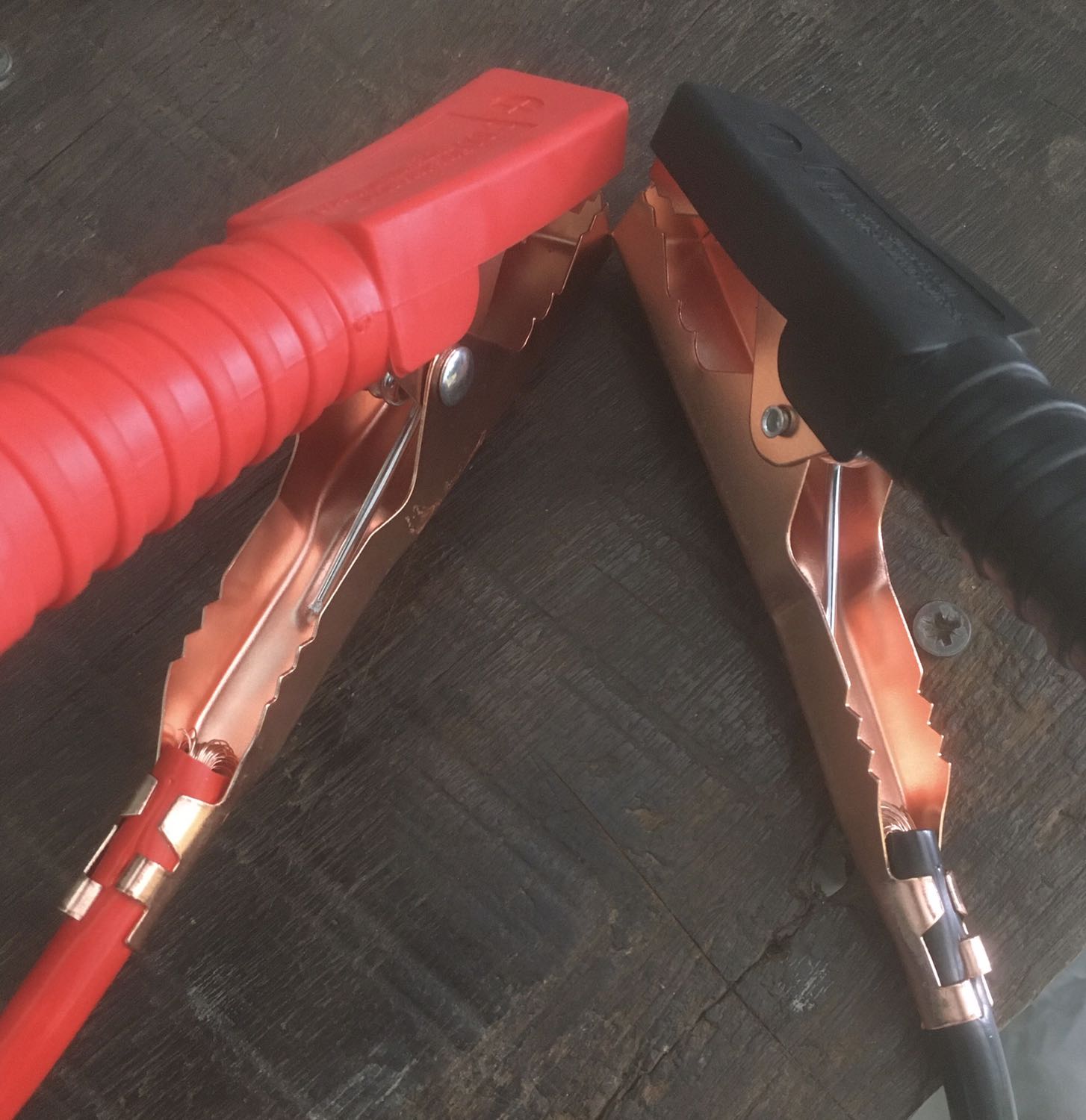 Hình Ảnh thực tế khác xa so với quảng cáo.
Dây đồng quá ít, mối nối quá sơ sài.
Mong Tiki hỗ trợ đổi trả lại hàng đúng như quảng cáo