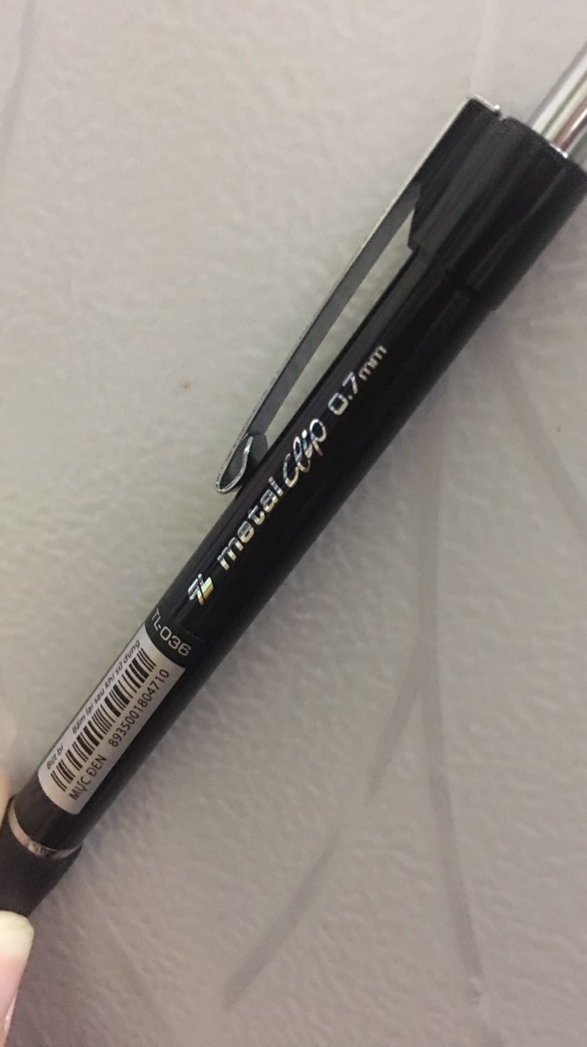 Bắt đầu dùng từ khi lớp 6 cơ, mắc thì mắc thật mà hịn thì hing ai hịn bằng đouu, cực kì lâu hết mực, ngòi 0,7 mm nên nét to rõ, phải nói là nó đi êm nhất trong những loại đã sử dụng, mình ở tỉnh mà mới đặt hôm qua hôm nay đã tới, tiki quá tốt