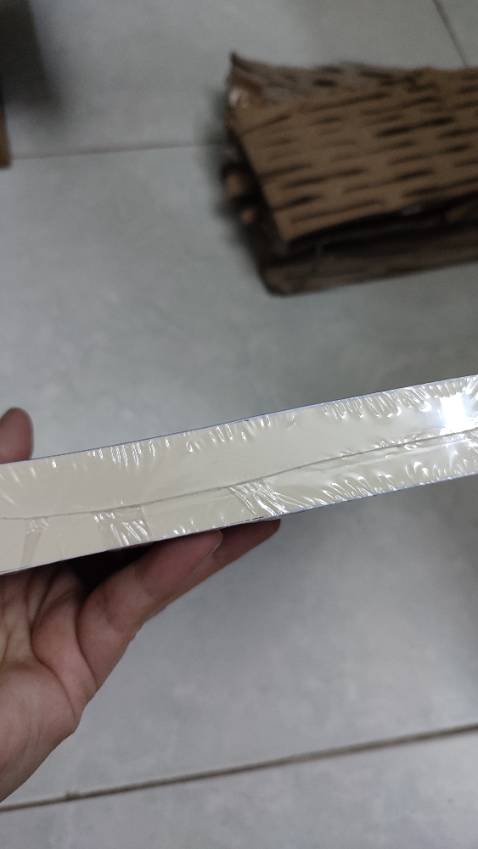 Bìa đẹp,giấy tốt,mực in rõ ràng sắc nét,sách được bọc ni lông khi mua,nội dung thì khỏi phải bàn cãi,giao hàng nhanh,hoàn toàn hài lòng