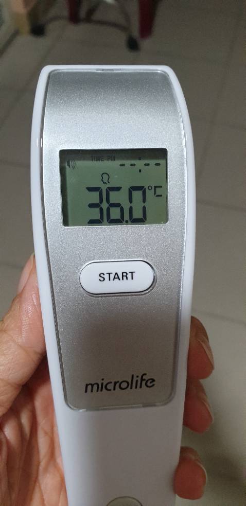 Tôi nhận hàng ngày 2/1, nhiệt kế của tôi đo sai, tôi nghĩ bị lỗi. Vui lòng cho đổi lại hàng.

Hình minh họa: thân nhiệt 3 người trong nhà đều đo ở mức rất thấp 36,1 và 3 độ. Hôm đầu tôi *** thì nhiệt kế lại hiện thân nhiệt tôi là 37,6 và 37,9 độ, cảnh báo màu đỏ, nhưng khi đó tôi quên chụp lại ảnh.