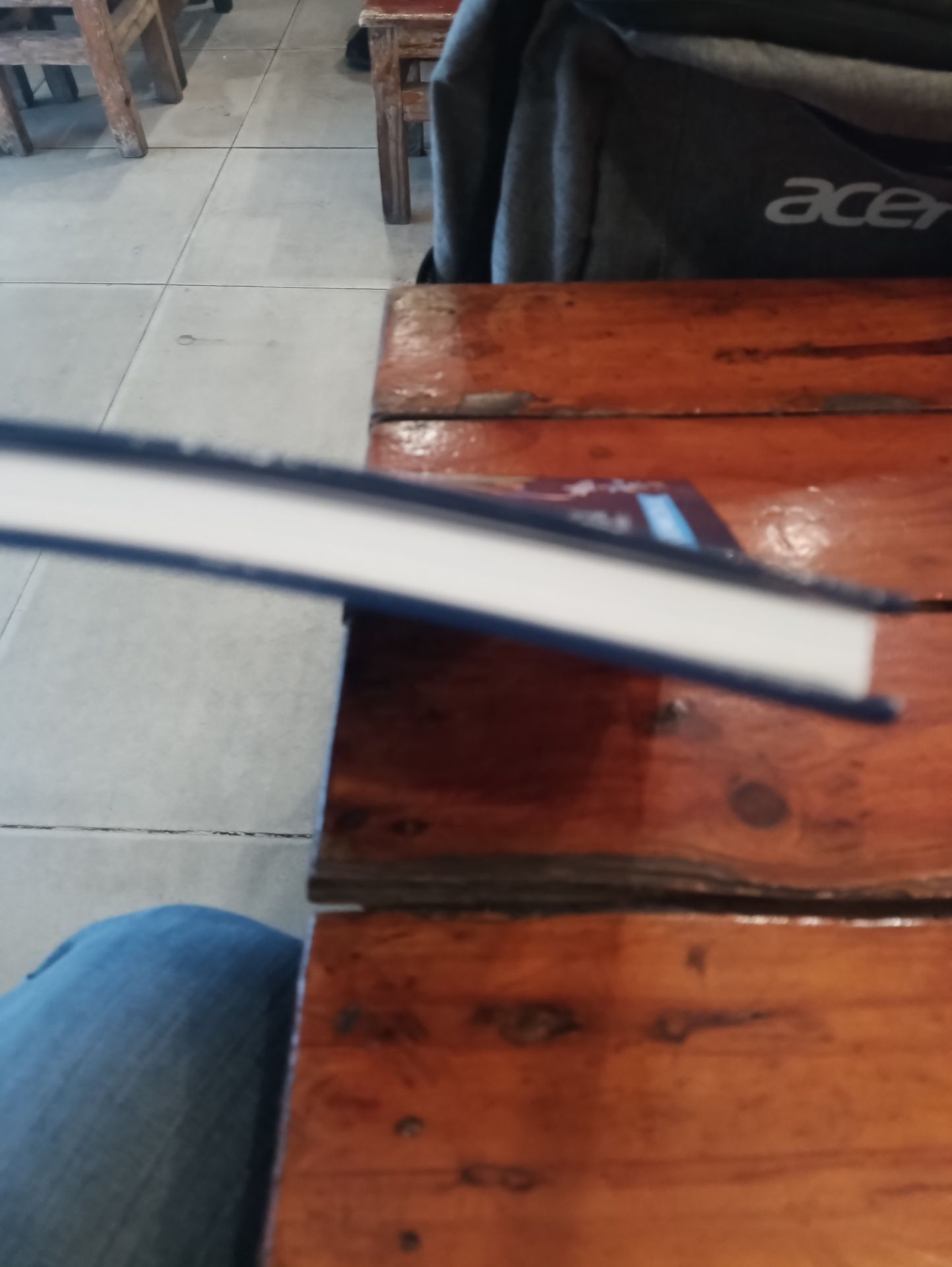 Shop đóng gói rất tốt, sách hay dễ hiểu. Nhưng trong lúc vận chuyển đã có làm míp sách. Tiki thường giao hàng rất tốt, lần đầu gặp lỗi này, hy vọng lần sau Tiki kỹ hơn.