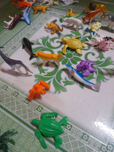 Đáng đồng tiền 
Nhỏ nhỏ xinh xinh , bé rất thích chơi 
Đa dạng con vật để cho bé học 
Chất liệu các con vật đều cứng cáp, dễ vệ sinh