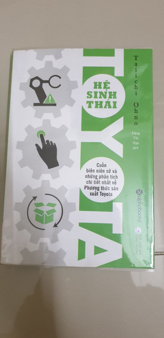 Tiki giao hàng tốt.
Sách phù hợp cho các bạn khối kỹ thuật mong muốn làm việc trong môi trường sản xuất.
Tuy vậy mình cảm thấy cuốn sách này là một bản rút gọn từ cuốn "Phương thức Toyota - The Toyota way". 
Các bạn nên tìm đọc thêm, kiến thức rộng hơn, và các ví dụ được phân tích cụ thể, chi tiết hơn.