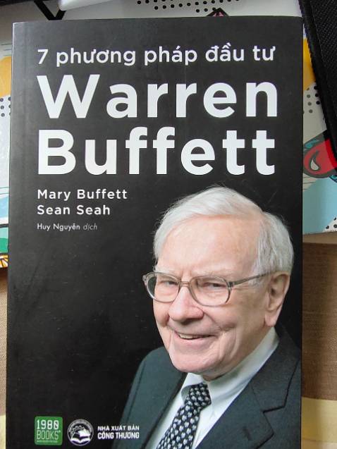 Mình không phải là một người khó tính, nhưng lần này thật sự thất vọng về sách của Tiki. Nội dung sách, hiện tại mình chưa đọc nên cũng chưa có ý kiến. Nhưng còn về bao bì thì mình đánh giá không tốt, sách giao cho mình như sách cũ vậy í, còn dính keo nữa. Đây là đơn sách đầu năm, mình mong chờ quá trời, đến lúc khui hộp nhận sách thì tụt mood không phanh. Mình mong rằng Tiki sẽ cải thiện vấn đề này!