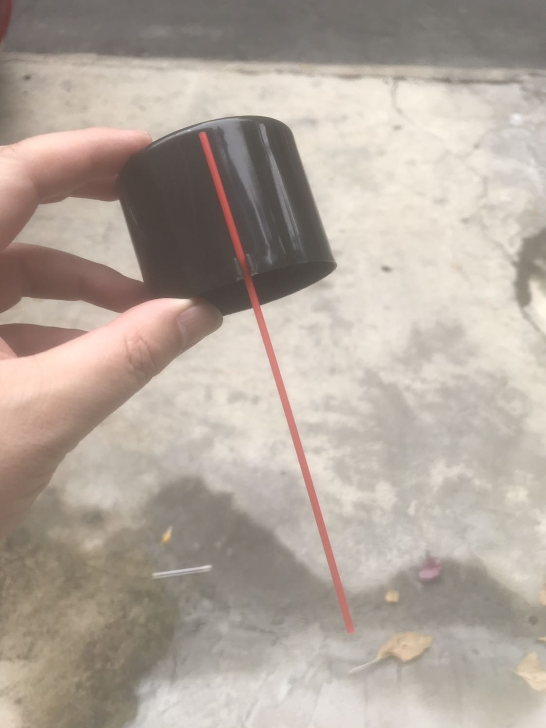 sản phẩm không biết có chính hãng hay không nữa vì thấy vài chi tiết khác với những sản phẩm 3M. ví dụ như có 1 ống nhỏ gắn vào đầu phun để phun những kẽ nhỏ nhưng đầu phun ko có thì làm sao gắn?