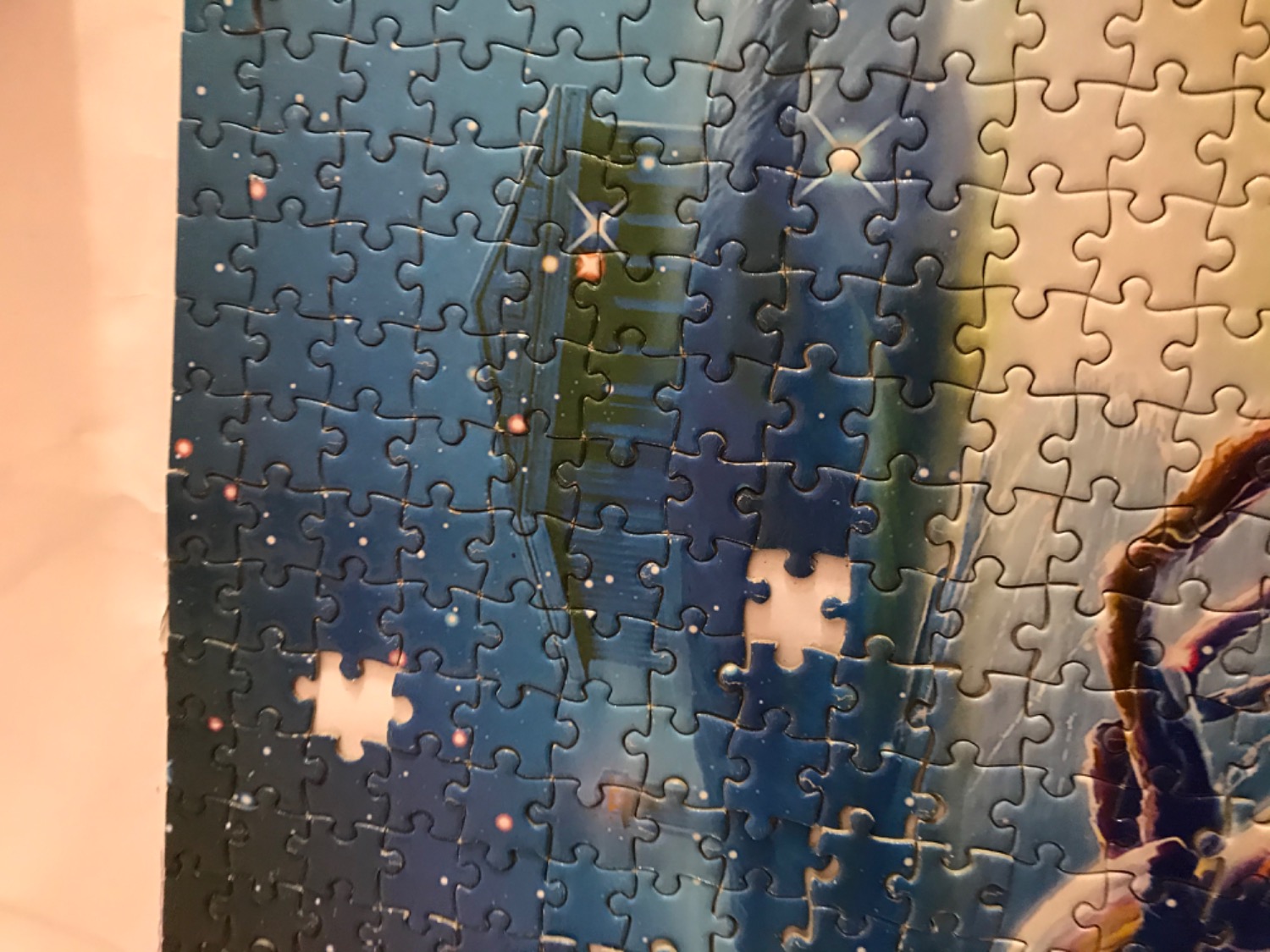 Nói chung sản phẩm chơi rất hay, hình ảnh đẹp, rất hữu ích.Định mua cho các con chơi nhưng hoá ra chỉ có 1 mình mình chơi, vì hơi khó. Nếu được có thể bạn nên chia làm từng khu vực đánh dấu A,B, C ... hoặc đánh số thứ tự cho các bé chơi thì sẽ hoàn hảo lắm  Mình cũng thấy thích lắm. Nhưng hơi tiếc vì sau khi làm xong thì thấy dư 2 mảnh ghép vì không khớp với toàn bộ bức tranh, nên thấy uổng quá, vì định chụp hình khoe với bạn bè.

Cám ơn nhé

Mình góp ý chút vậy nhé

Thu Thảo