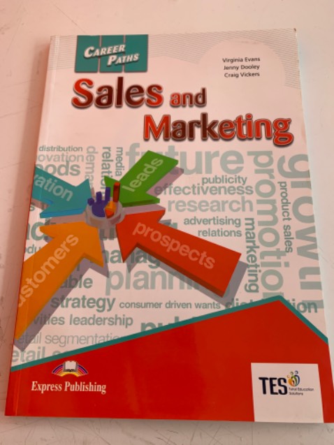 Sách hơi bám bụi, vận chuyển nhanh, shipper dễ thương.