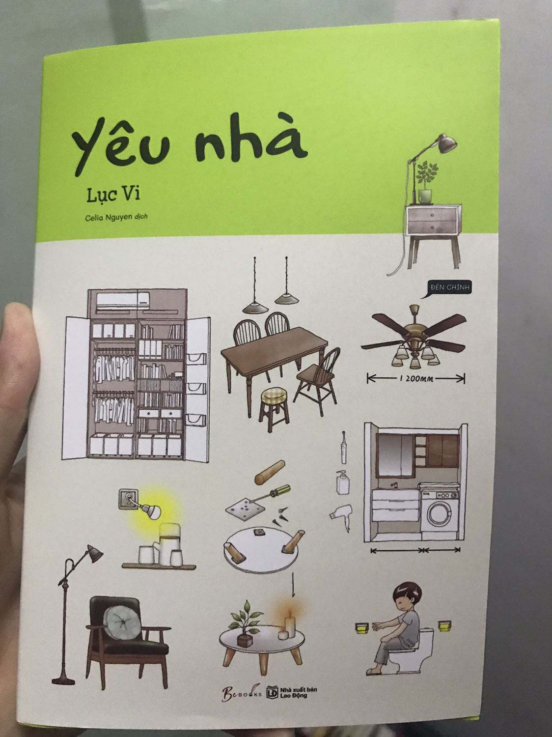 Tiki đóng gói hàng rất ổn. Shipper lịch sự, thân thiện. 
Sách rất chất lượng, dày dặn hơn mình nghĩ. Có nhiều kiến thức và có hình ảnh minh hoạ bắt mắt giúp người đọc cảm thấy dễ hiểu và đỡ khô khan hơn. 
Cực kỳ hài lòng về quyển sách và cả chất lượng phục vụ của Tiki. Cảm ơn nhiều ạ.