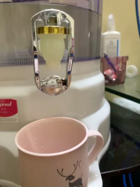 Vòi rỉ nước :(