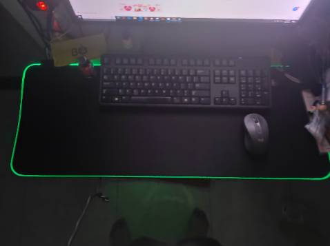 Đóng gói kĩ càng, hộp thì hơi bụi tí nhưng sản phẩm ok chất lượng, chất liệu sờ mát xịn, màu led nhiều chế độ