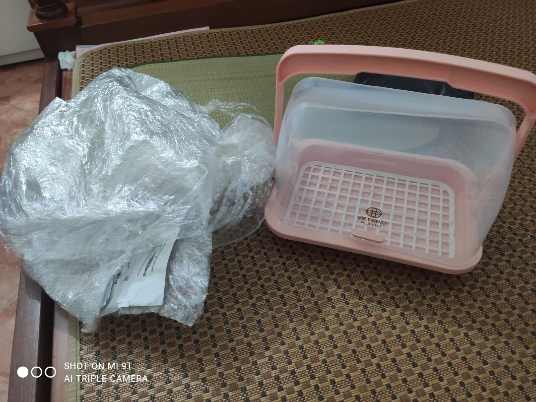 Nhà bán giao thiếu phụ kiện
Thiếu phụ kiện để cắm bình sữa và các dụng cụ pha sữa .
Giao hàng không giống như hình ảnh sp trên web và mô tả. 
Đề nghị nhà bán và tiki xem xét và giao bù phụ kiện cho khách hàng.