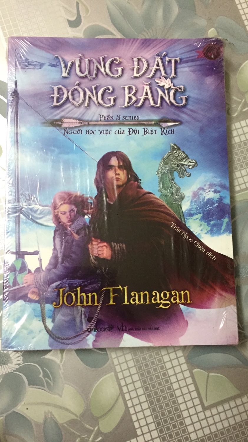 Tốc độ giao hàng của tiki thì k cần phải nói nhanh hơn dự kiến còn sách đến vẫn còn màng bọc nhưng bị dập mép mà mh quan tâm đến bề ngoài nên hơi khó chịu  còn về nội dung thì mình chưa đọc nên k ý kiến