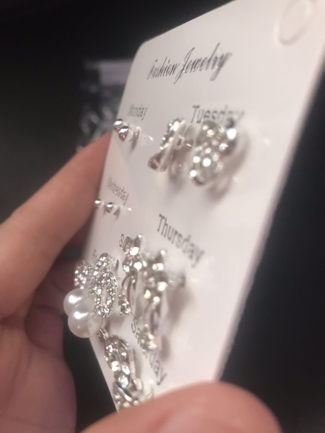 Như hình đã post. 7 đôi với giá này + hàng thực tế, quá hài lòng ?!!!! ??? RẤT RẤT NÊN MUA!