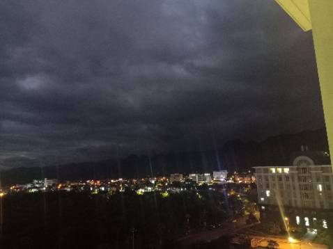 Sản phẩm rất thơm, dùng được. Nhưng shop đăng bài bảo có quà tặng kèm mà không thấy đâu. Ảnh minh họa