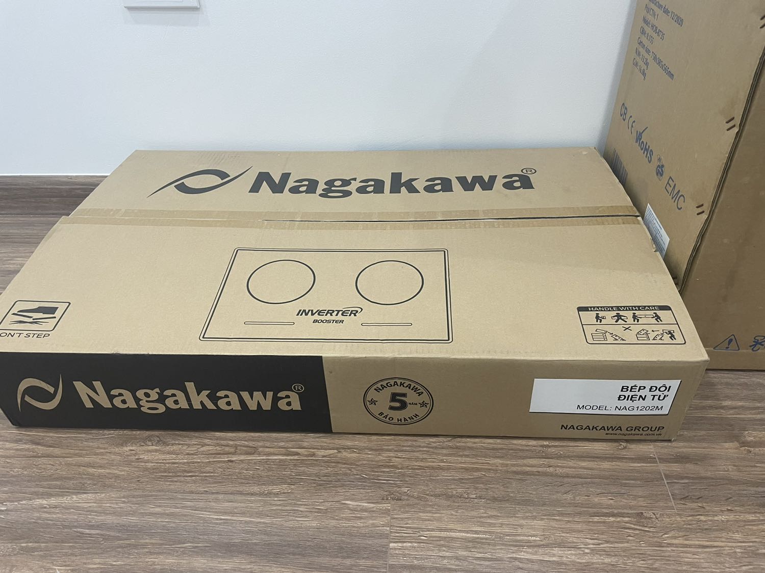 Mới nhận hàng mở hộp xem đúng sp thôi ,chưa lắp đặt lên chưa thể đánh giá đc chất lượng sp, khuyến mại cho cái lo nường thì đến là chán,bé con con ko khác j cái đồ chơi trẻ con😅😜🤪