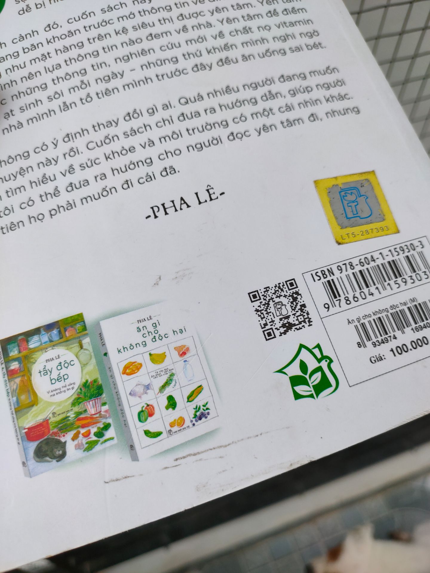 Không hiểu sao đợt này Tiki giao cho mình cuốn này rất cũ. Mua sách Tiki bao nhiêu năm nay chưa bao giờ mình gặp trường hợp như này.