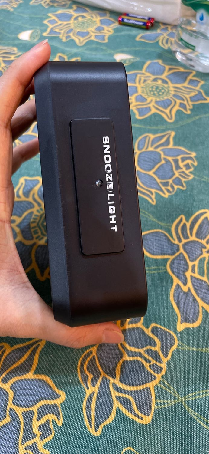 Gắn pin vào lần 1 thì con số trên màn hình chỉ hiện 1/2 số. Mình nghĩ do loại pin yếu, đổi loại pin khác thì không hiện màn hình luon. Đặt, chờ, tới lúc có xài không đuọc, hao tiền mua rồi bỏ, ko hoạt động. Chắc vì sản phẩm này mà mình bỏ Tiki. Hao tiền mua 1 cục nhựa về trưng cũng không được, nói chi xài Gắn pin vào lần 1 thì con số trên màn hình chỉ hiện 1/2 số. Mình nghĩ do loại pin yếu, đổi loại pin khác thì không hiện màn hình luon. Đặt, chờ, tới lúc có xài không đuọc, hao tiền mua rồi bỏ, ko hoạt động. Chắc vì sản phẩm này mà mình bỏ Tiki. Hao tiền mua 1 cục nhựa về trưng cũng không được, nói chi xài