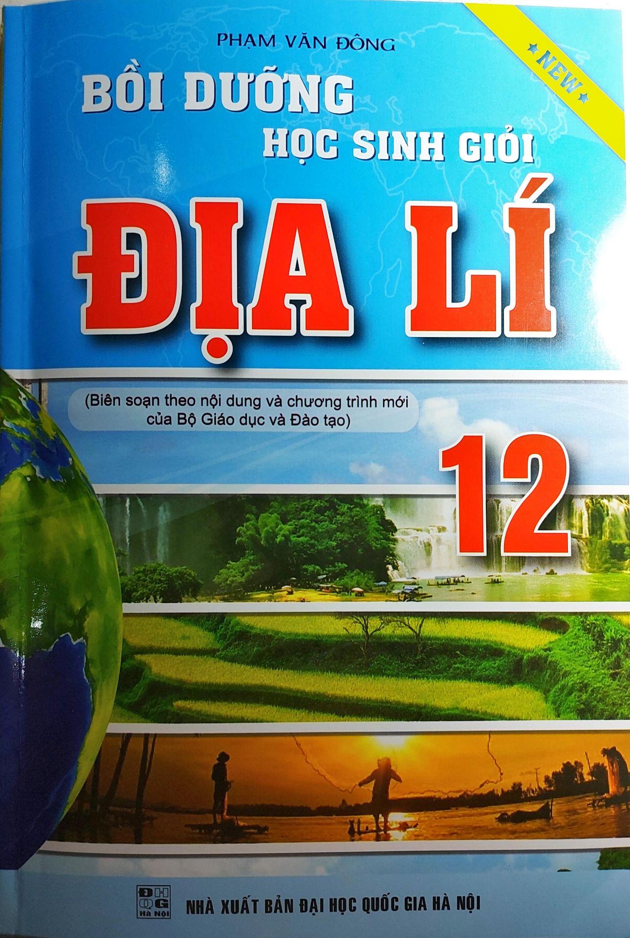 Bìa đẹp, in chữ rõ dễ đọc.
Các câu hỏi từ cơ bản đến nâng cao được trình bày chi tiết, không bị trùng lặp nên đáng đồng tiền. Phù hợp ôn thi HSG và thi THPTQG. ☺️☺️
