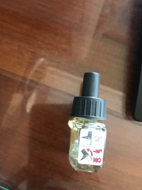 Hàng nhập khẩu mà không có nổi 1 cái tem. Hộp sản phẩm không có tem dán. Trên Sản phẩm cũng không có tem luôn. Nhìn chung ngoại hình không giống nhập khẩu lắm