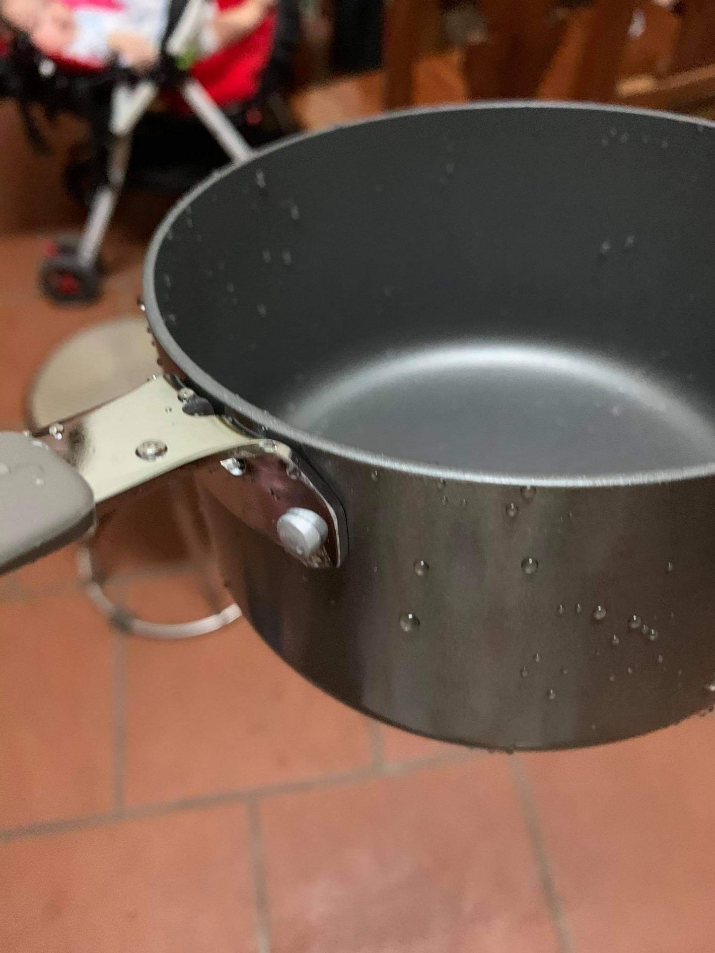 hàng chắc chắn, đẹp. đóng gói cẩn thận, sale rẻ còn 163k. mà ship siêu chậm. đặt hàng từ thứ 6 nhưng thứ 4 mới nhận được hàng, hệ thống thì hẹn thứ 2 sẽ giao đến nơi