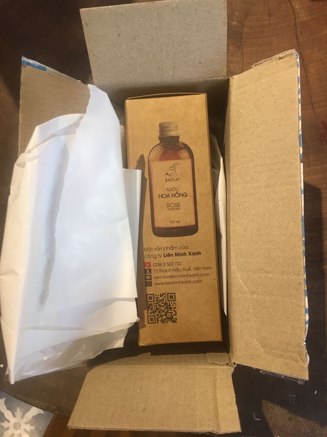 Cảm giác đầu tiên khi mở hộp là bao bò, nhãn mác dễ thương, thân thiện với môi trường. Sau khi dùng nước hoa Hồng Sao La thấy rất là mê, xịt vào nó mát, thơm, da mặt láng mịn, cảm giác rất phê❤️❤️❤️
Chắc chắn sẽ mua tiếp khi hết.
Cám ơn shop đã cho mình được dùng 1 sản phẩm ưng ý như thế này??? Cảm giác đầu tiên khi mở hộp là bao bò, nhãn mác dễ thương, thân thiện với môi trường. Sau khi dùng nước hoa Hồng Sao La thấy rất là mê, xịt vào nó mát, thơm, da mặt láng mịn, cảm giác rất phê❤️❤️❤️
Chắc chắn sẽ mua tiếp khi hết.
Cám ơn shop đã cho mình được dùng 1 sản phẩm ưng ý như thế này???