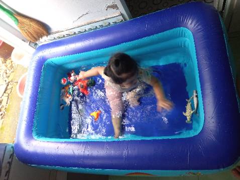 Mình đặt hồ 1,5m nhưng kích thước thật của hồ đc 1,3m thôi.