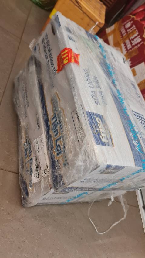 Trên áp ghi tặng bộ ghép hình 80k cho đơn 999k. Mình đặt 2 thùng hơn 1tr mà khi nhận hàng không có bộ ghép hình