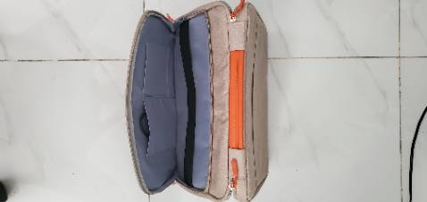 Chất lượng tốt với giá quá ổn áp. Đầy đủ ngăn có thể để vừa thêm được cái máy tính bảng luôn