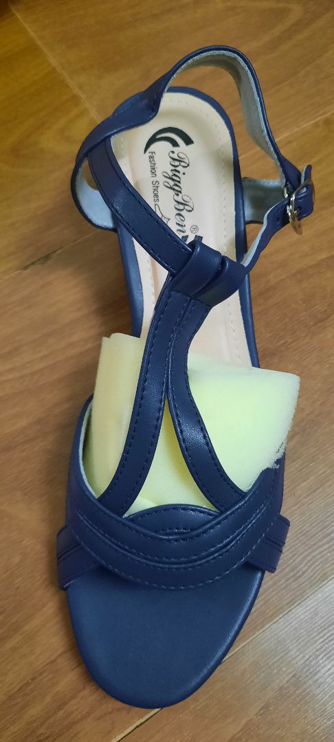 giày đẹp, da đẹp, mềm, êm chân, Hy vọng xài bền. Shop nên chụp sp khi được mang vào chân sẽ thuyết phục hơn. Thanks shop