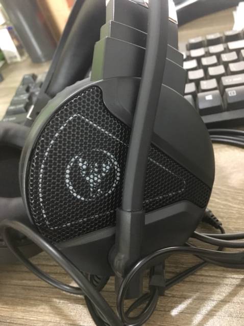 Tai nghe rất ưng nghe nhạc như ở quán bar ý shop ơi . Chơi game các thứ còn nghe được nhịp tim đối thủ cơ đấy , sản phẩm tốt vô cùng ưng ý hỗ trợ míc,đóng gói kỹ càng , giao hàng siêu nhanh