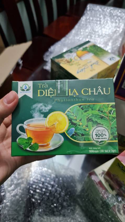 Shop đóng gói rất kỹ, bao bì sp đẹp, HSD 12 tháng, mà date xa, mình thấy ngày SX t9/2024.
Chưa dùng thử nên mình chưa biể vị trà thế nào