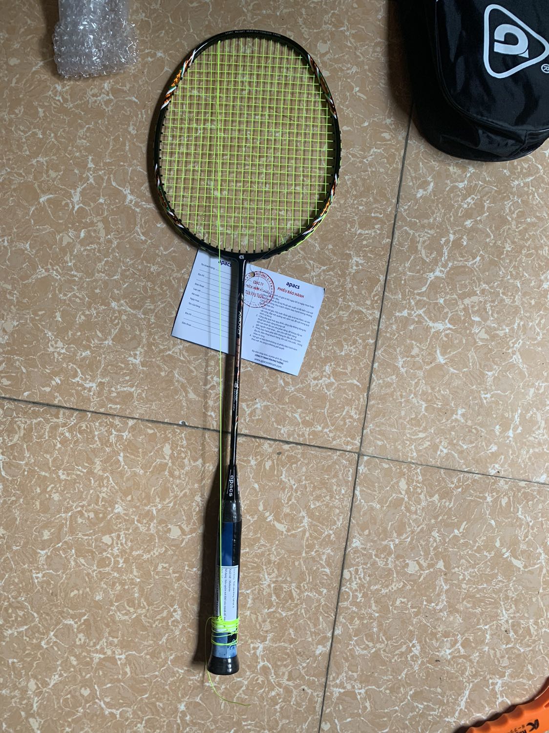 Đóng gói rất chắc chắn, ship hàng nhanh. Vợt cầm rất nhẹ. Độ bền thì phải dùng mới *** được.